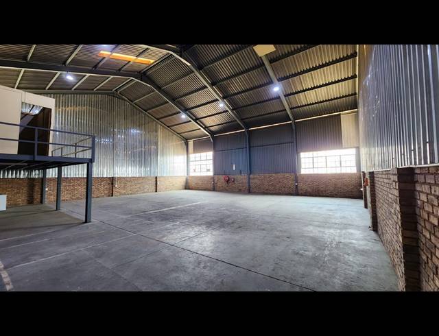 375M² WAREHOUSE TO LET IN ROSSLYN